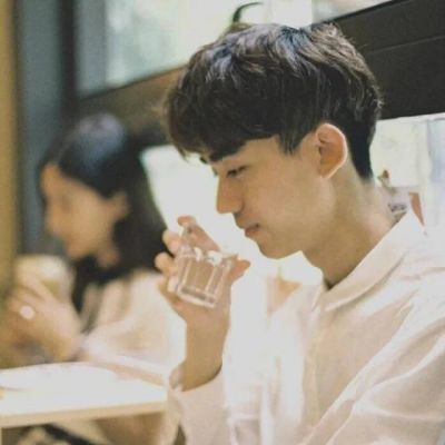 唯美浪漫情侣真人图片大全 情头一男一女分开两张图片
