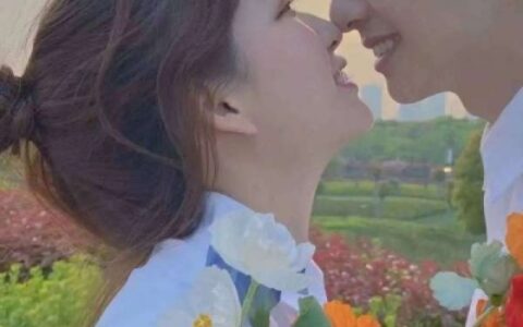 情侣专用2022一人一半 2022最美的情侣头像一人一张