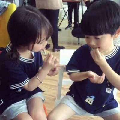 唯美情侣萌娃图片 可爱呆萌情头小孩子