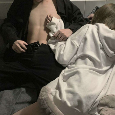 唯美个性情侣图片大全 情侣头像半裸超污情头