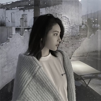 情侣头像一男一女单图 不明显的情侣头像黑白