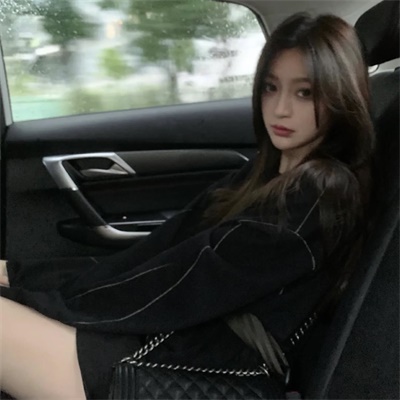 情侣头像一男一女单图 不明显的情侣头像黑白