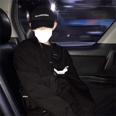 情侣头像一男一女单图 不明显的情侣头像黑白