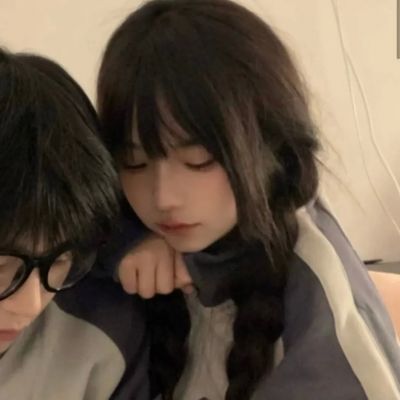 甜蜜情侣图片大全 情侣头像一左一右唯美清新