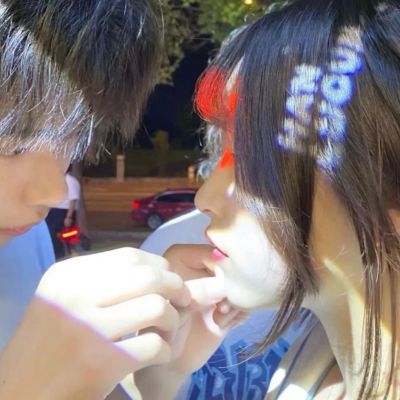 情头一男一女一对两张 2022年最火真人情头