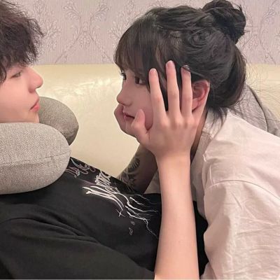 情头一男一女一对两张 2022年最火真人情头