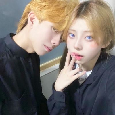 情头一男一女一对两张 2022年最火真人情头