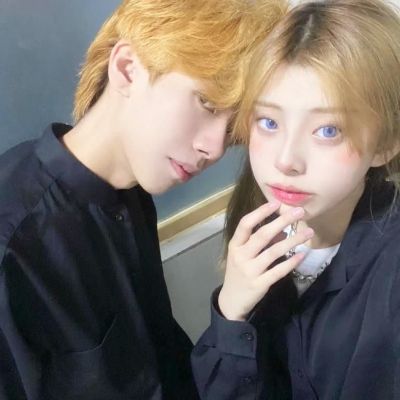 情头一男一女一对两张 2022年最火真人情头