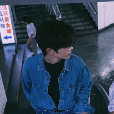 全网好看的情侣头像港风 港风情侣头像一男一女