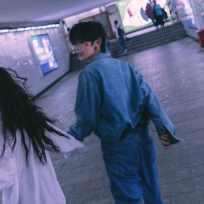 全网好看的情侣头像港风 港风情侣头像一男一女
