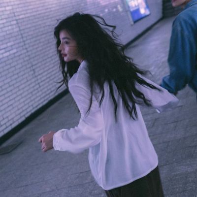 全网好看的情侣头像港风 港风情侣头像一男一女