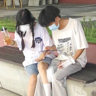 恩爱情侣头像高清图 超甜的情侣头像一对两张