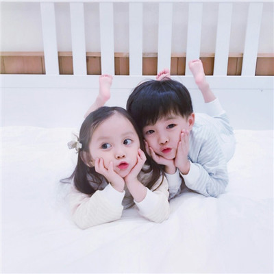小孩子情侣头像可爱一对 可爱的小孩情侣头像萌萌哒