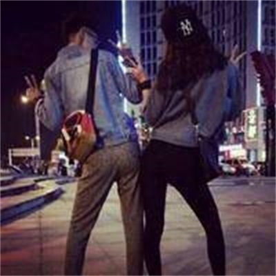 踮起脚去吻你 搞怪独一无二情侣头像