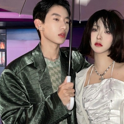 甜蜜一男一女情侣头像_浪漫情头真人图片