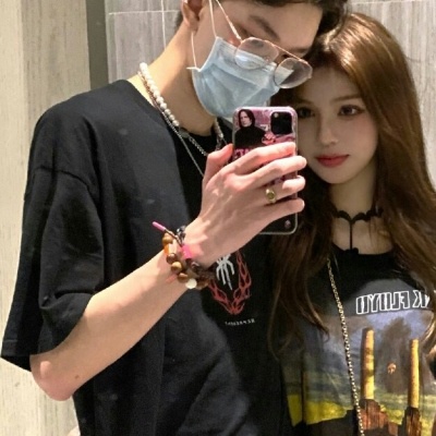 甜蜜一男一女情侣头像_浪漫情头真人图片