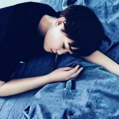 浓情蜜意情侣一对两张 深情的情侣甜蜜头像