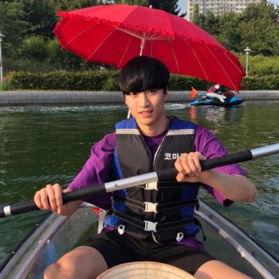 唯美秀恩爱情头图片 情侣头像浪漫甜蜜一对两张
