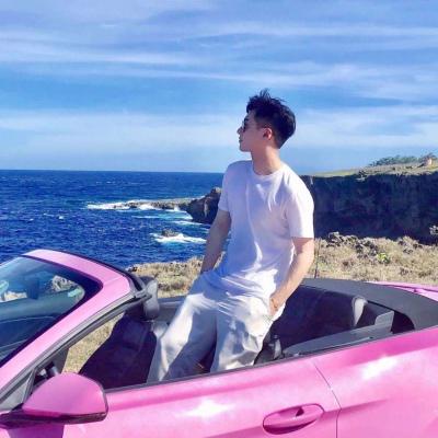 沙滩是情侣度假的圣地 海边情侣真人头像两张照片