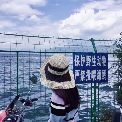 沙滩是情侣度假的圣地 海边情侣真人头像两张照片