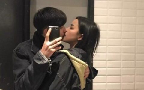 超唯美超甜的情头 情侣头像甜蜜接吻一对两张