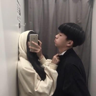 超唯美超甜的情头 情侣头像甜蜜接吻一对两张
