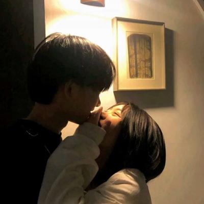 城市边缘的恋人 背影氛围感情头高清