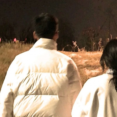 城市边缘的恋人 背影氛围感情头高清