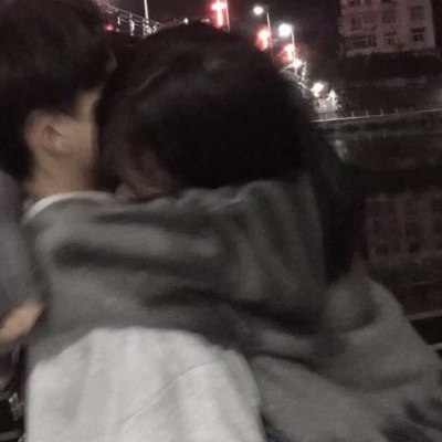城市边缘的恋人 背影氛围感情头高清
