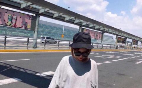 高清唯美一对两张 抖音流行的情侣头像一人一半