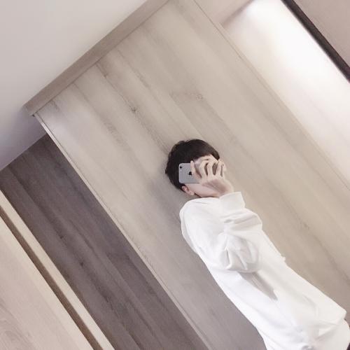一男一女甜蜜浪漫 低调成熟微信情侣头像一对