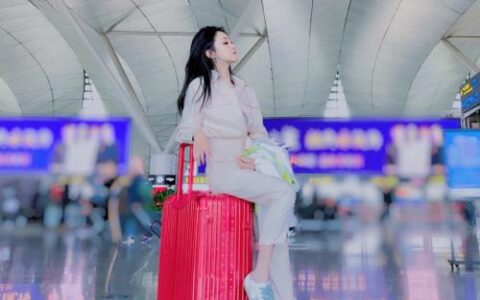 一男一女个性十足 2021特别的情侣头像高清