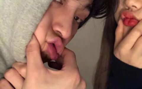 高调嗮自己另一半的情侣 最近抖音上很火的情侣头像