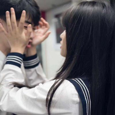 情侣头像双人污真人 甜蜜的接吻情侣头像双人