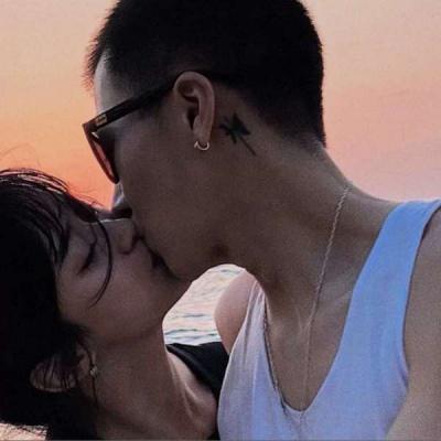 情侣头像双人污真人 甜蜜的接吻情侣头像双人