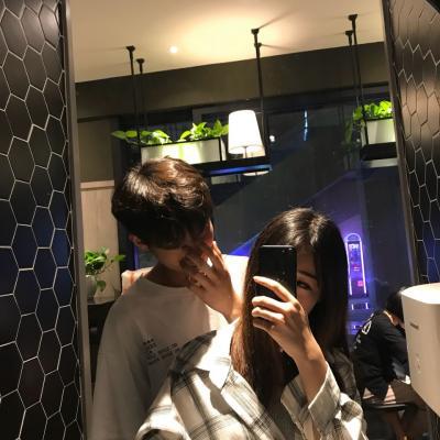 适合00后学生专用的情侣头像真人图片