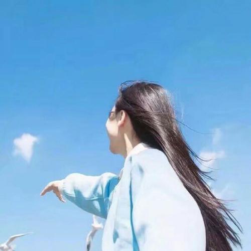 个性十足画风唯美 真人情头像情侣双人两张背影