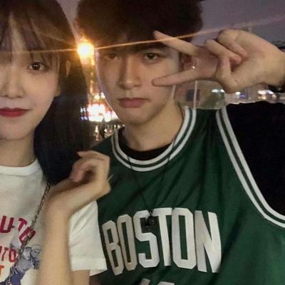 可爱甜蜜一人一张 2021最新版情侣头像一男一女
