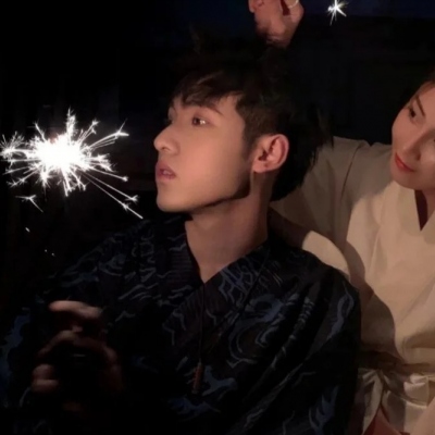 黑夜中最闪亮的星星 深色系爱情cp情头