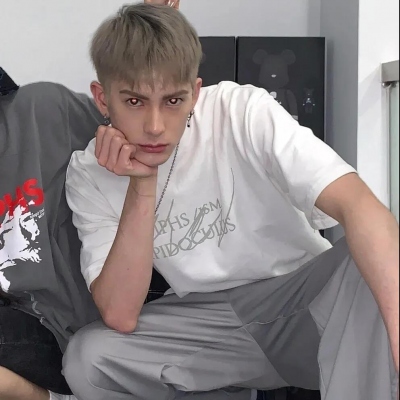 高清ins超火的超火真人情头图片 超火网红情头真人