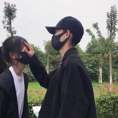 情侣之间互相对望的头像 温馨情侣小日常头像