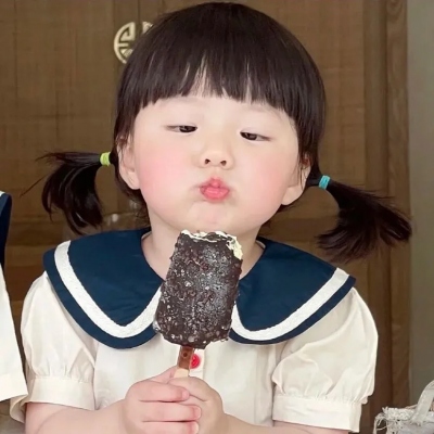 高清情头真人一左一右相配图片 真人甜蜜情头一左一右