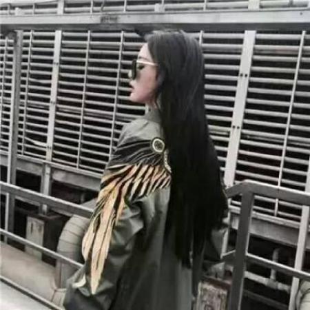 2021最新个性好看背影微信情侣头像一男一女图片