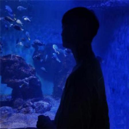 2021简单耐看头像唯美侧面情侣一男一女意境图片
