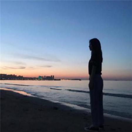 2021简单耐看头像唯美侧面情侣一男一女意境图片