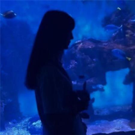 2021简单耐看头像唯美侧面情侣一男一女意境图片