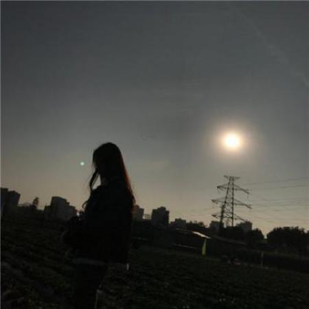 2021简单耐看头像唯美侧面情侣一男一女意境图片