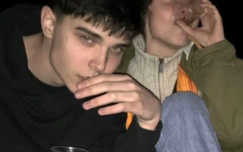 高清超甜的欧美范情侣头像一对两张图片 欧美最潮情侣头像两张