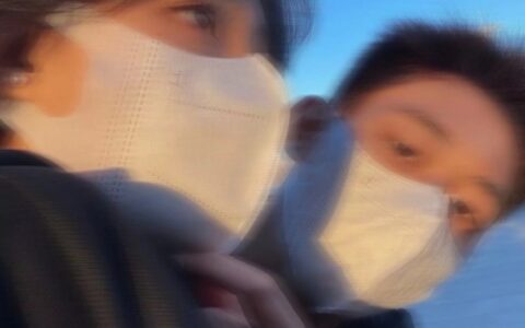 情侣专用2021一人一半 情侣头像