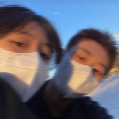 情侣专用2021一人一半 情侣头像